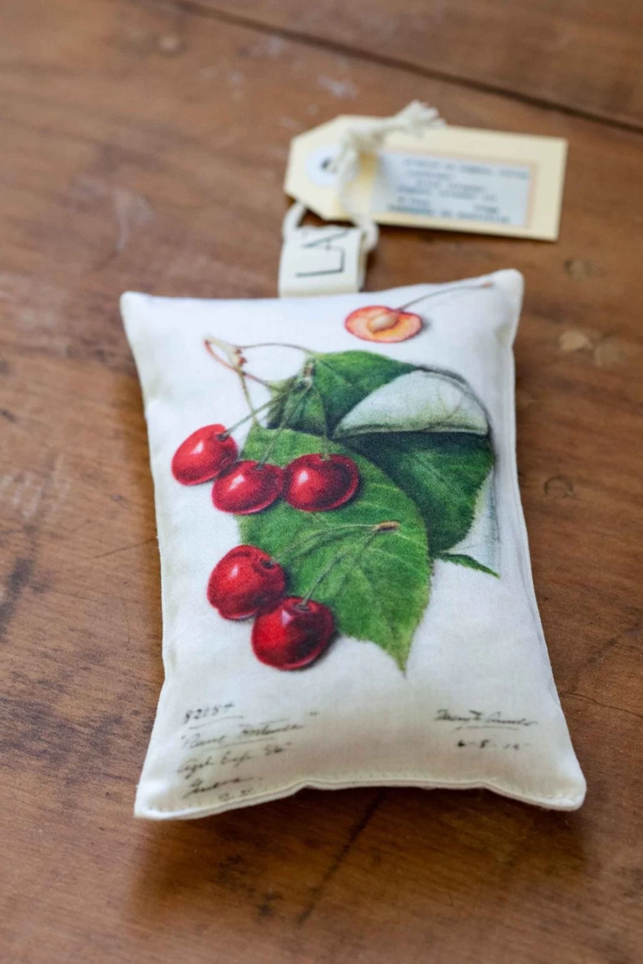 Lazybones Women's Floral Scented Sachet - Delicate Prunus Aroma for Drawers & Closets