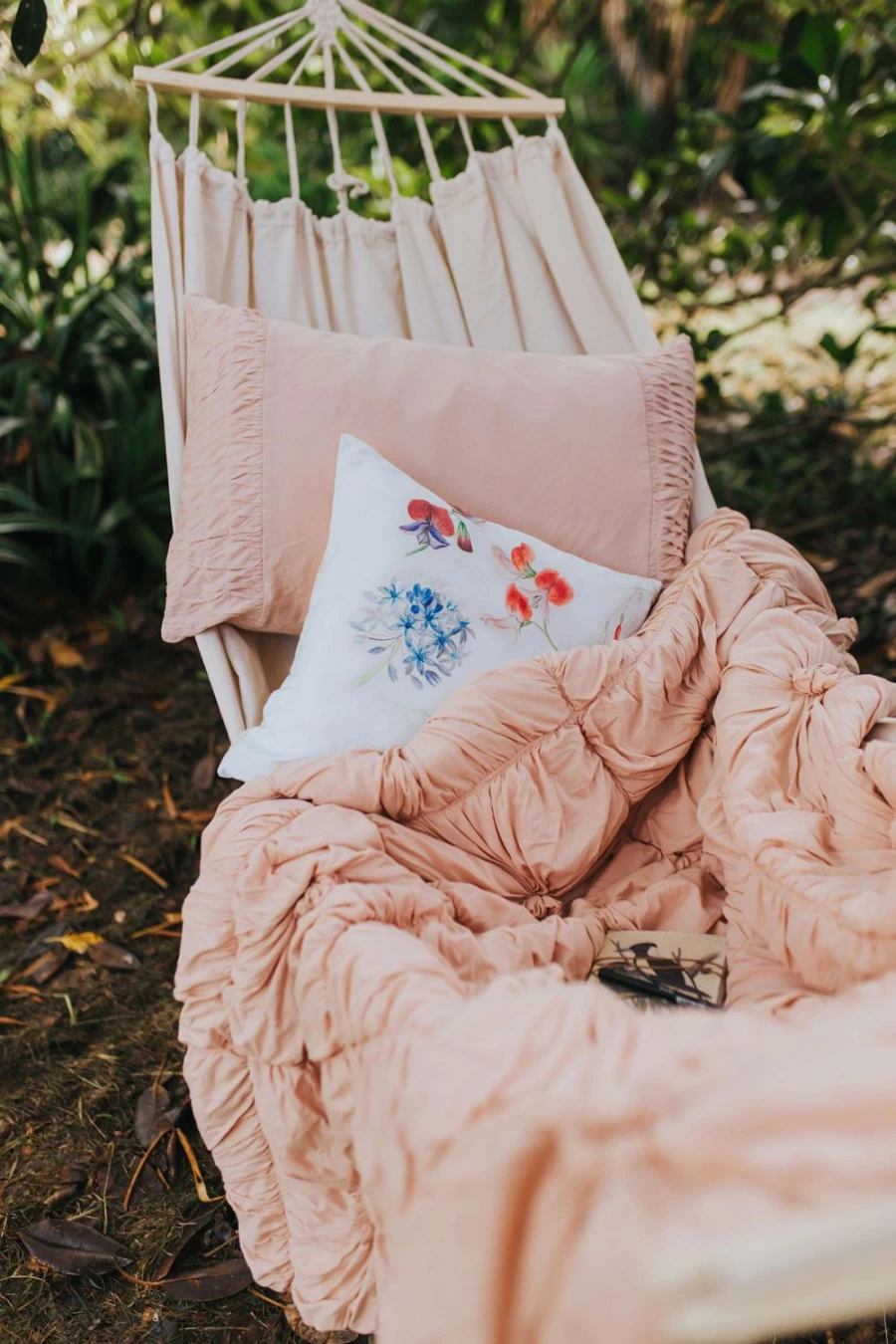"Lazybones Organic Cotton Rosette Pillowcase Set - Tuscan Pink for Women"