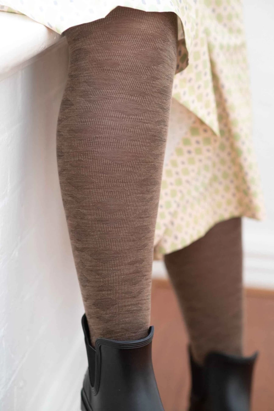 "Lazybones Women's Deco Brown Wool Tights – Warm & Stylish Winter Hosiery"