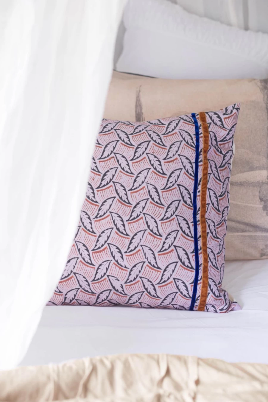 Lazybones Women's Organic Cotton Alternating Leaf Cushion Cover