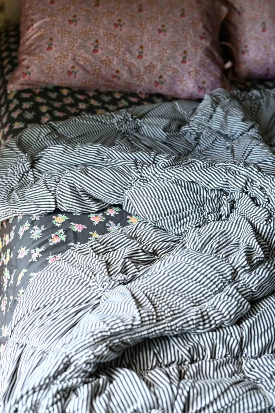 Lazybones Women's Rosette Quilt in Charcoal Stripe - Organic Cotton Cozy Bedspread