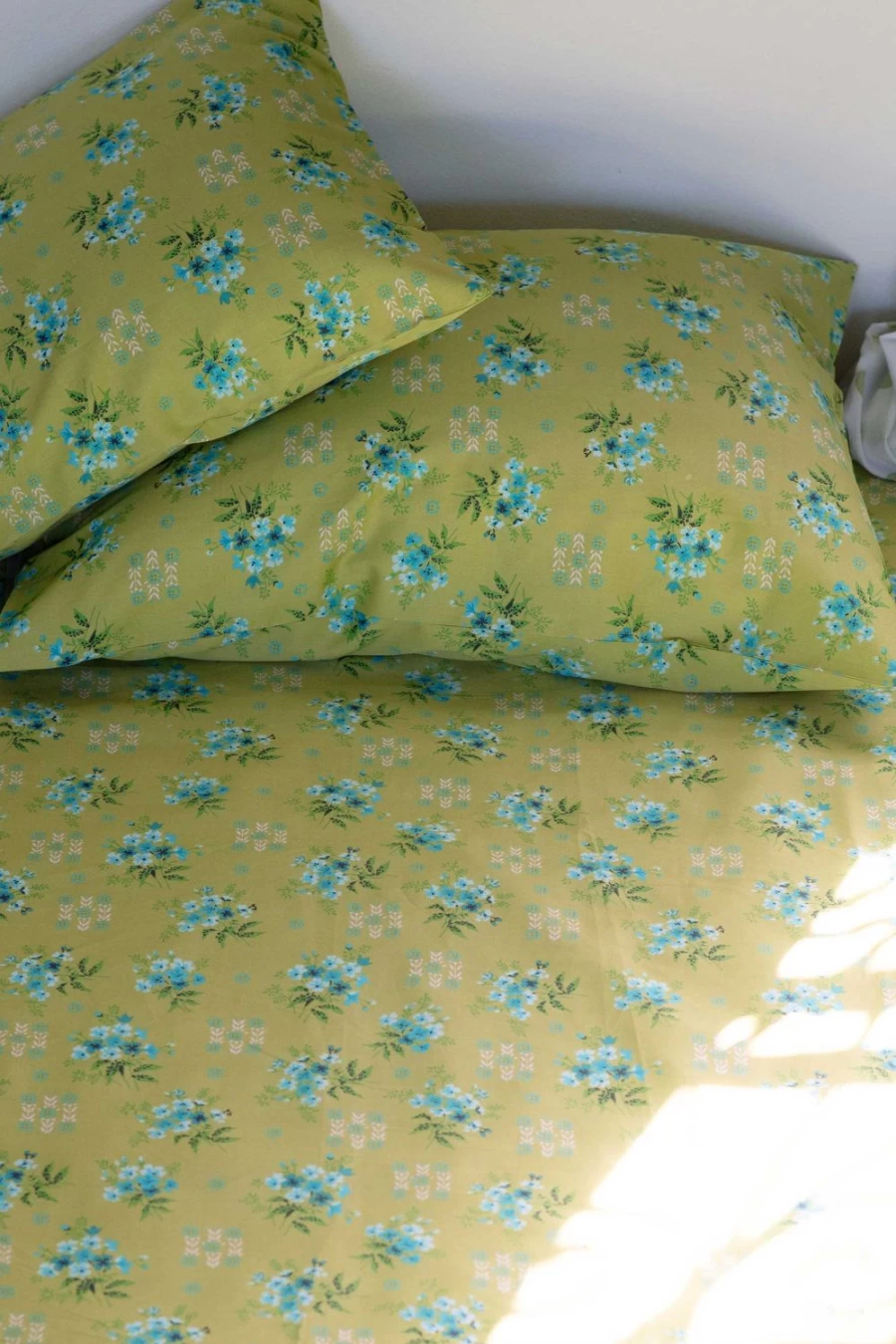 "Lazybones Women's Organic Cotton Sheet Set In Avonlea Moss | Soft & Sustainable Bedding"