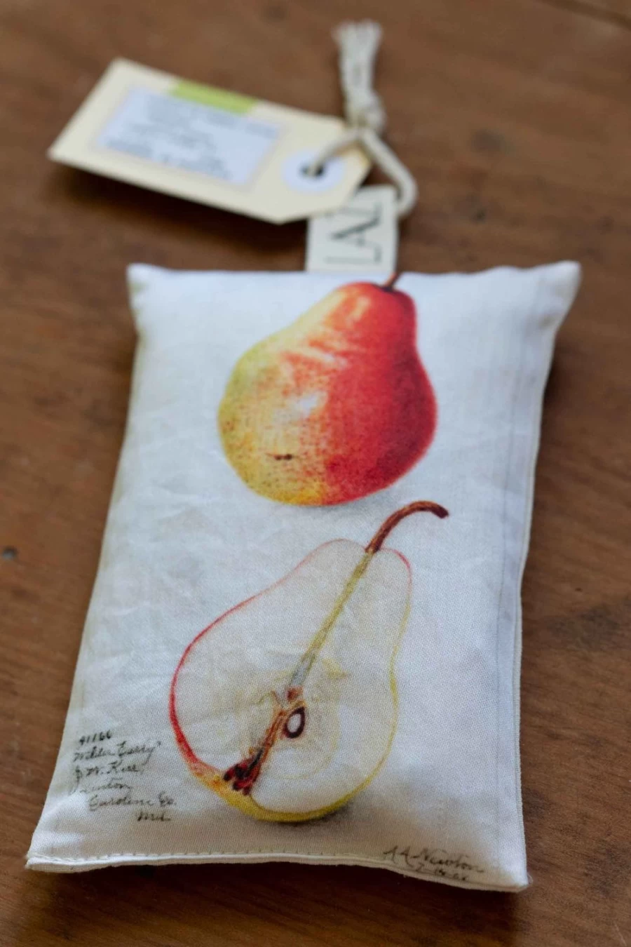 Lazybones Women's Pyrus Scented Sachet - Fragrant Lavender Sachet for Drawers & Closets