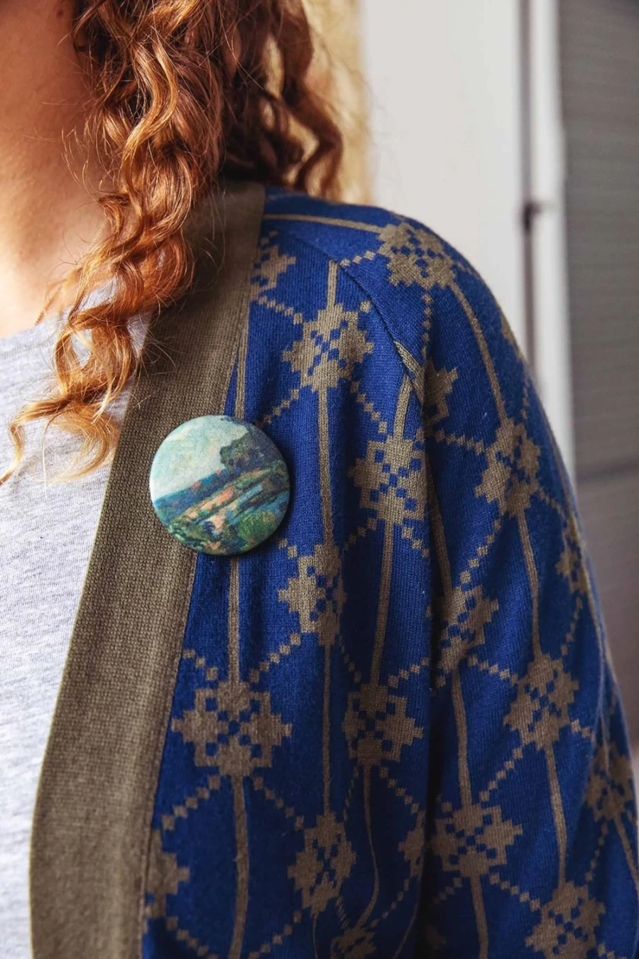 Lazybones Women's Floral Landscape Brooch - Elegant Nature-Themed Pin for Jackets & Scarves