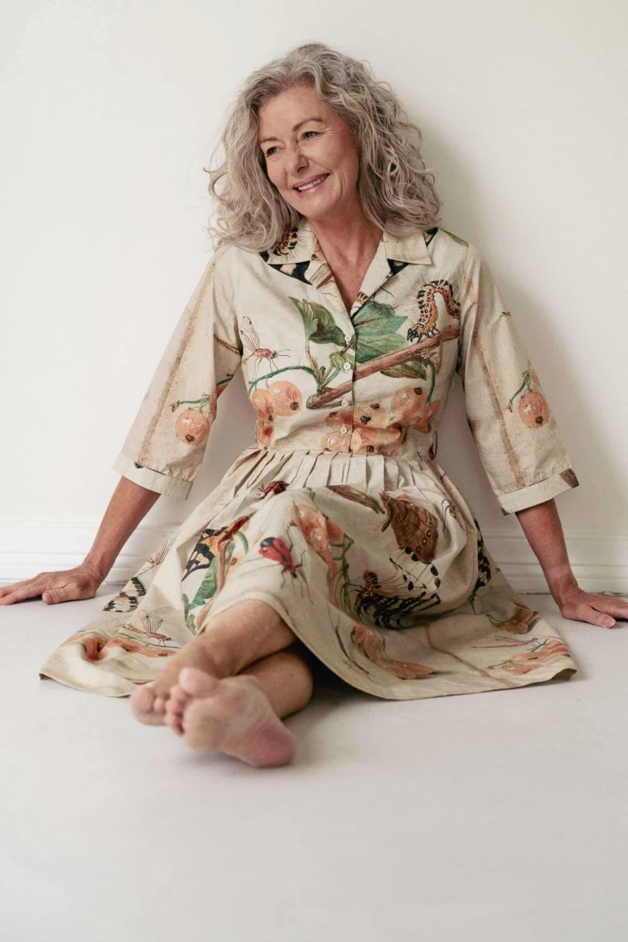 "Lazybones Women's Gianna Dress with Insect Print - Elegant Floral Design"