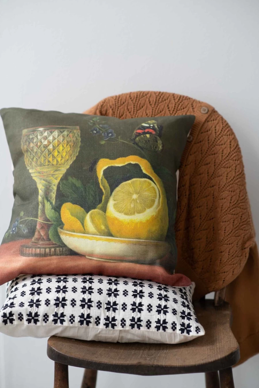 "Lazybones Women's Linen Lemon Cushion Cover - Still Life Design Home Decor"