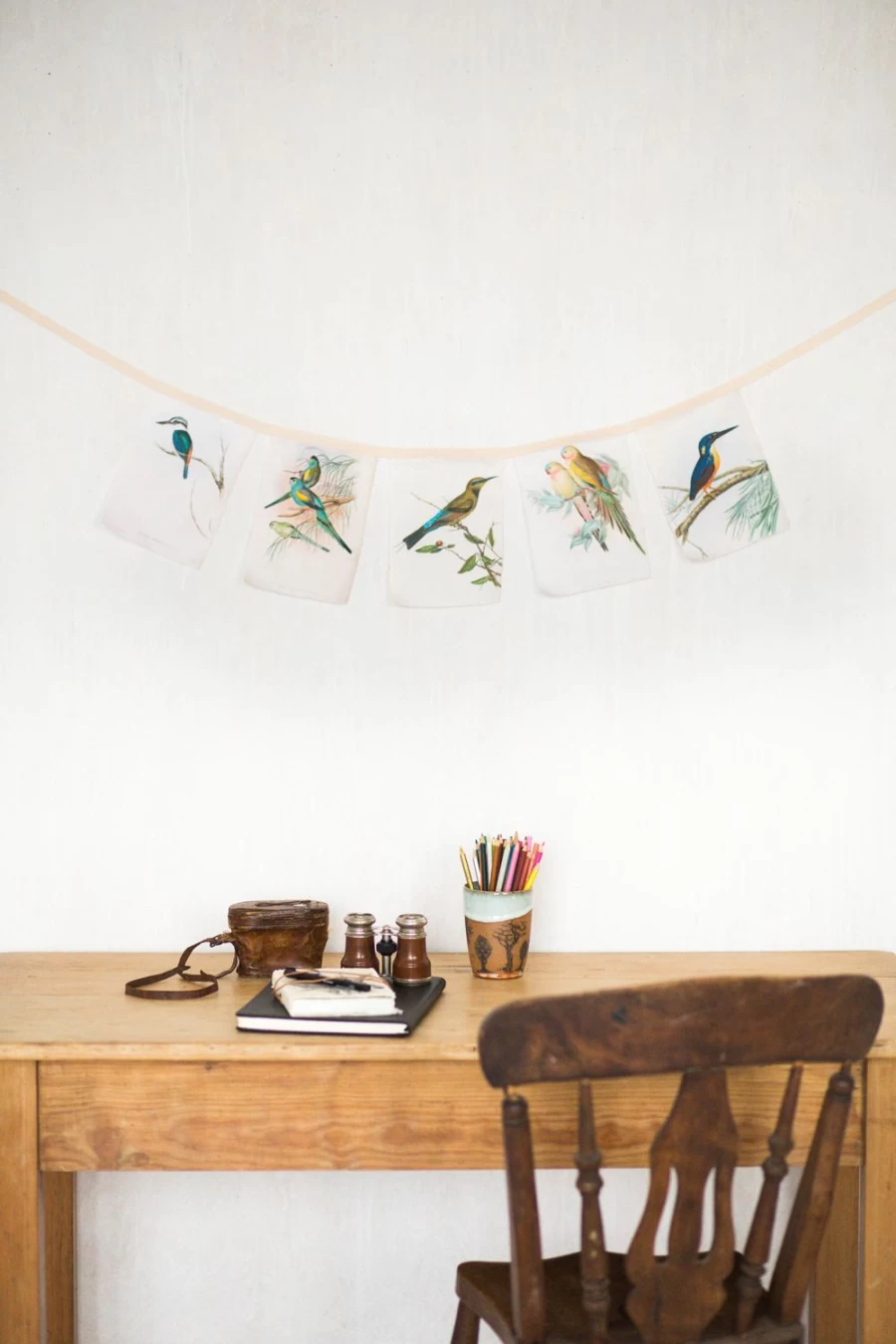 "Lazybones Women's Australian Birds Garland - Organic Cotton Floral Decor"